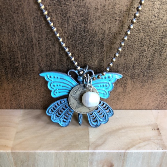 Butterfly, pearl, & coin necklace on brass chain - Picture 3 of 7